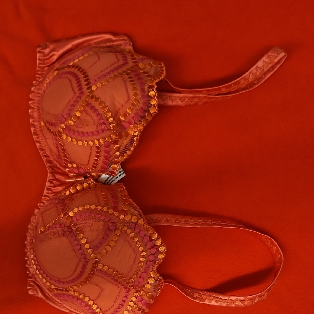 Pink and Orange Full-Coverage Bra with Ornate Detailing